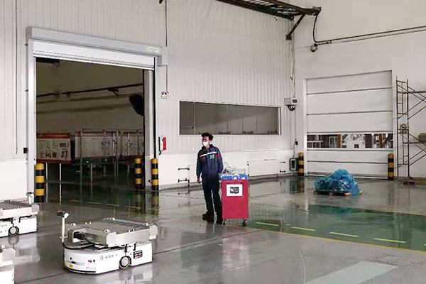 AGV小車如何與快速卷簾門聯動 AGV小車如何與快速卷簾門聯動