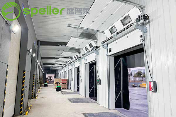 盛普萊門業(yè)提升門.jpg 盛普萊門業(yè)提升門.jpg